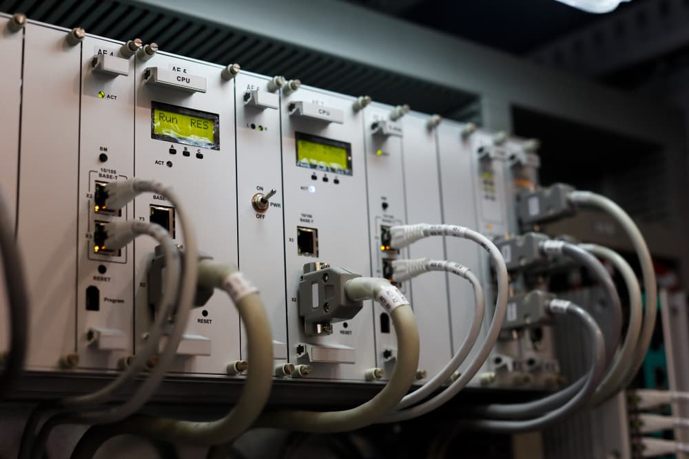 شناخت سخت‌افزار PLC