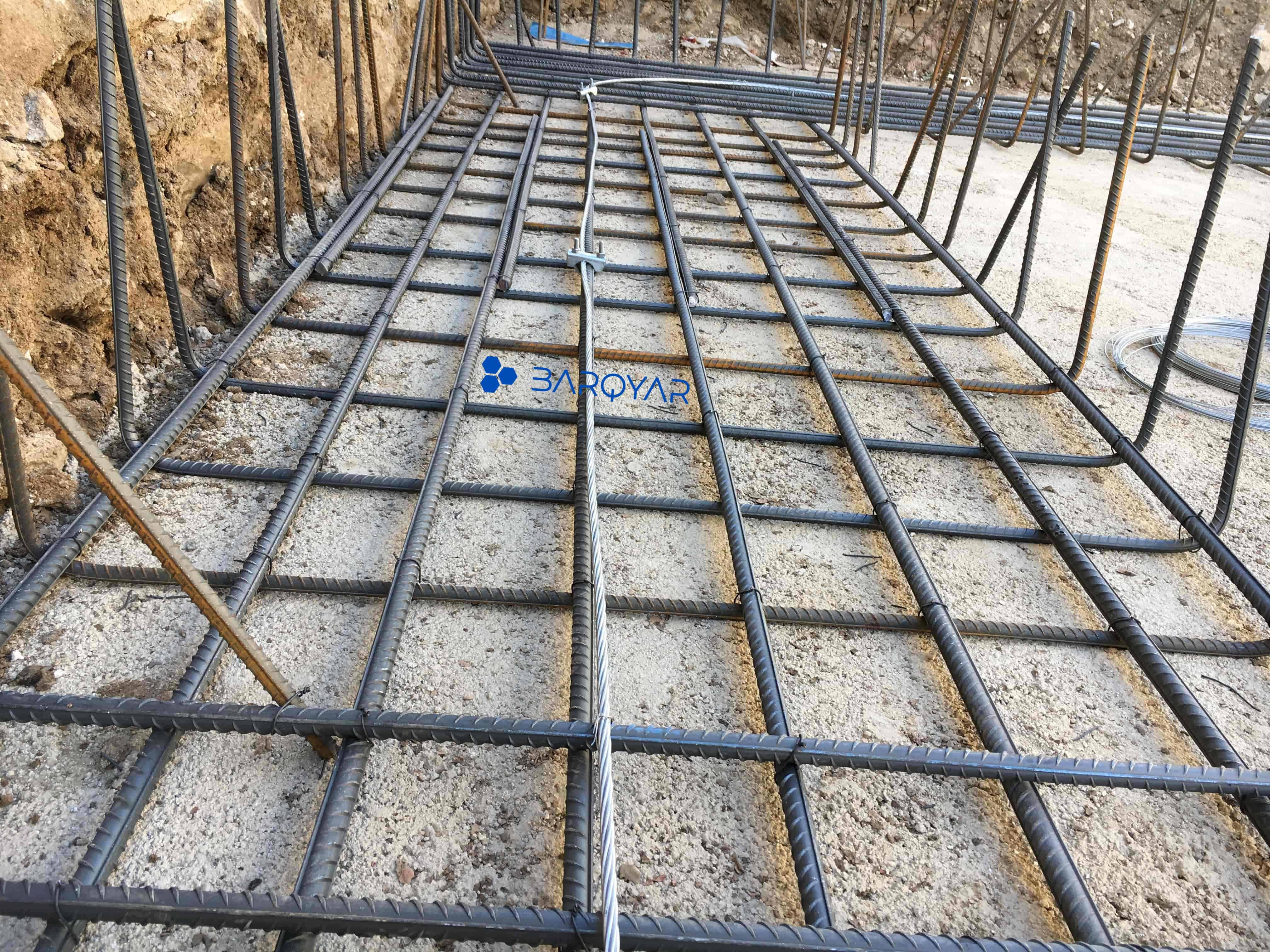 برای همبندی در داخل فونداسیون، میلگرد ساختمانی بهتر است یا هادی الکتریکی کلاسیک؟